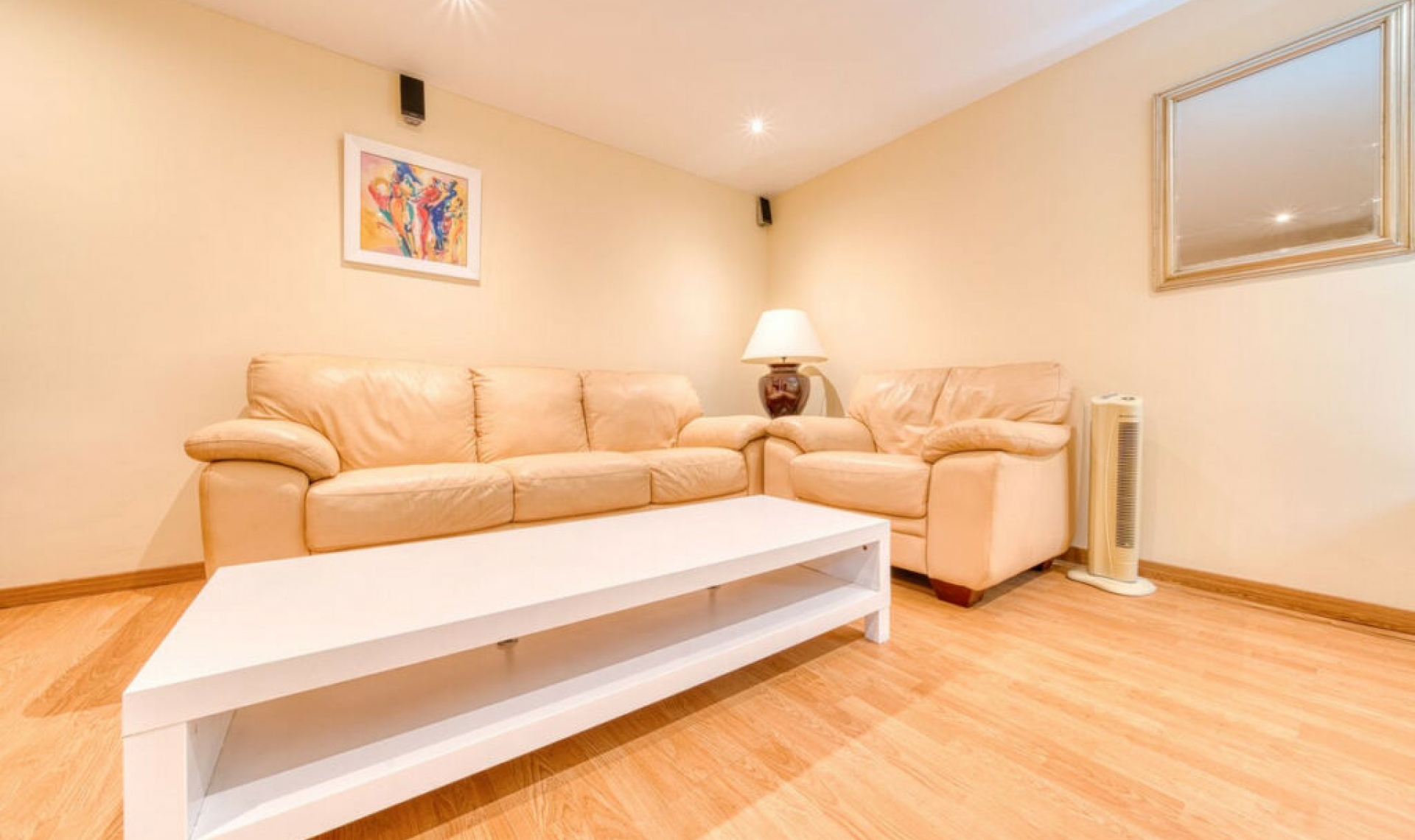 Resale - House -
La Duquesa