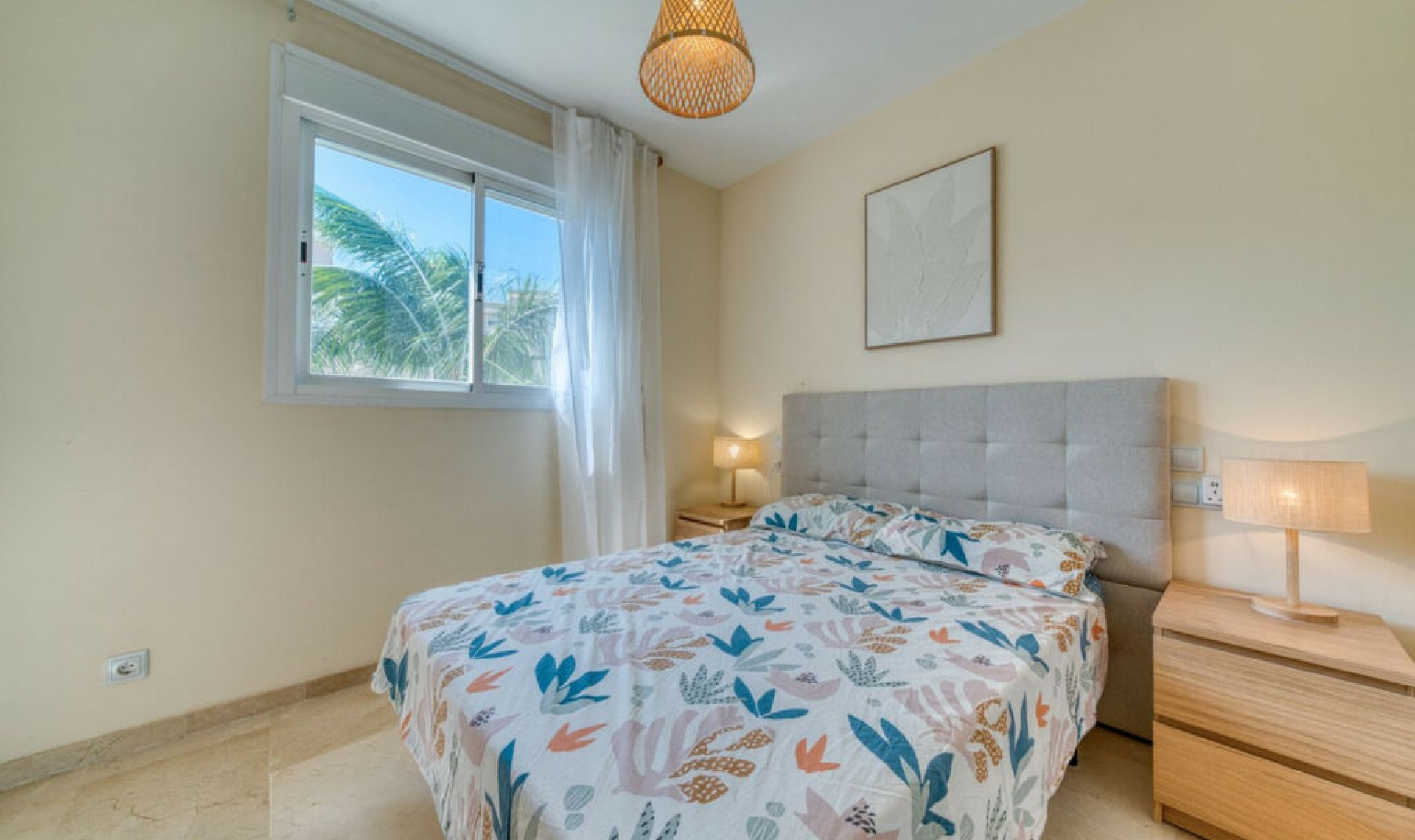 Resale - House -
La Duquesa