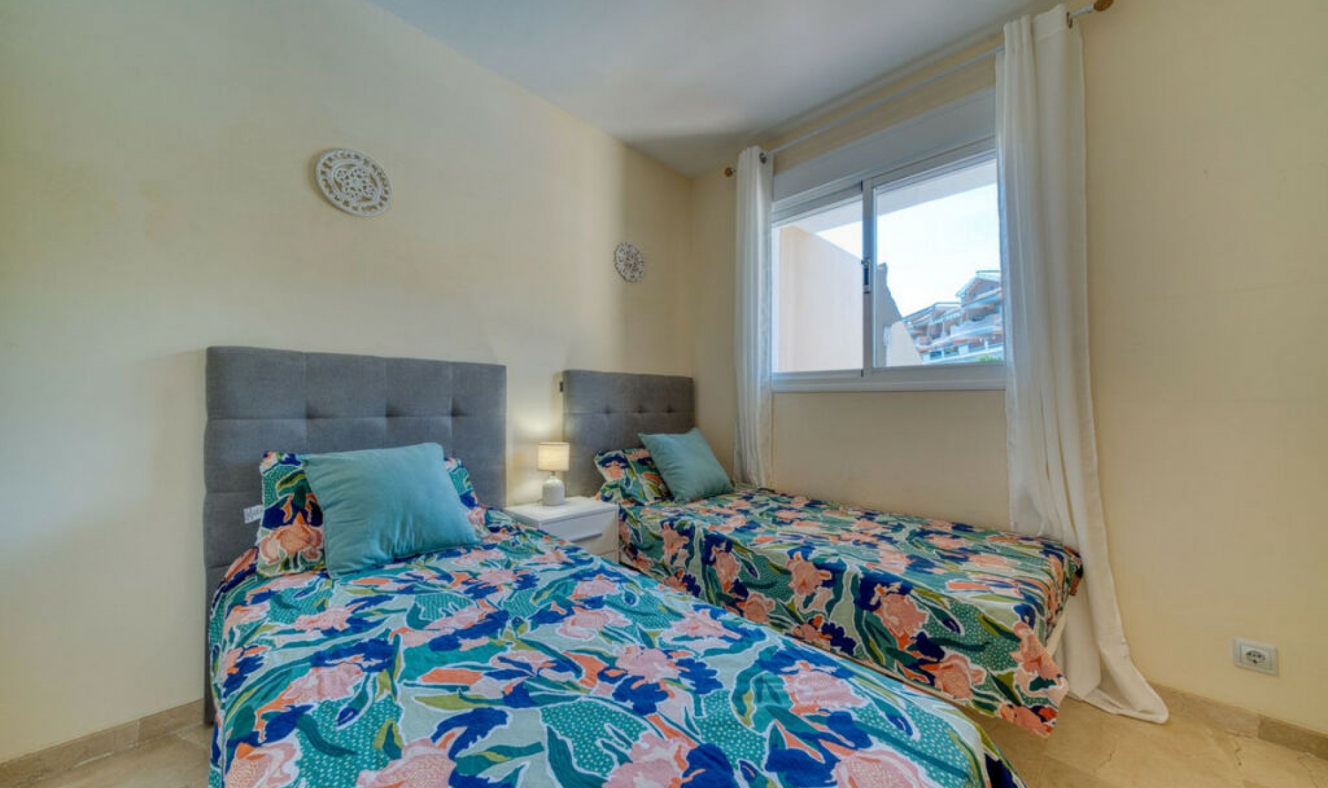 Resale - House -
La Duquesa