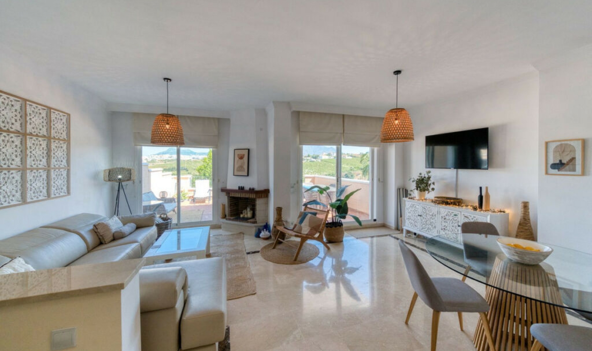 Resale - House -
La Duquesa