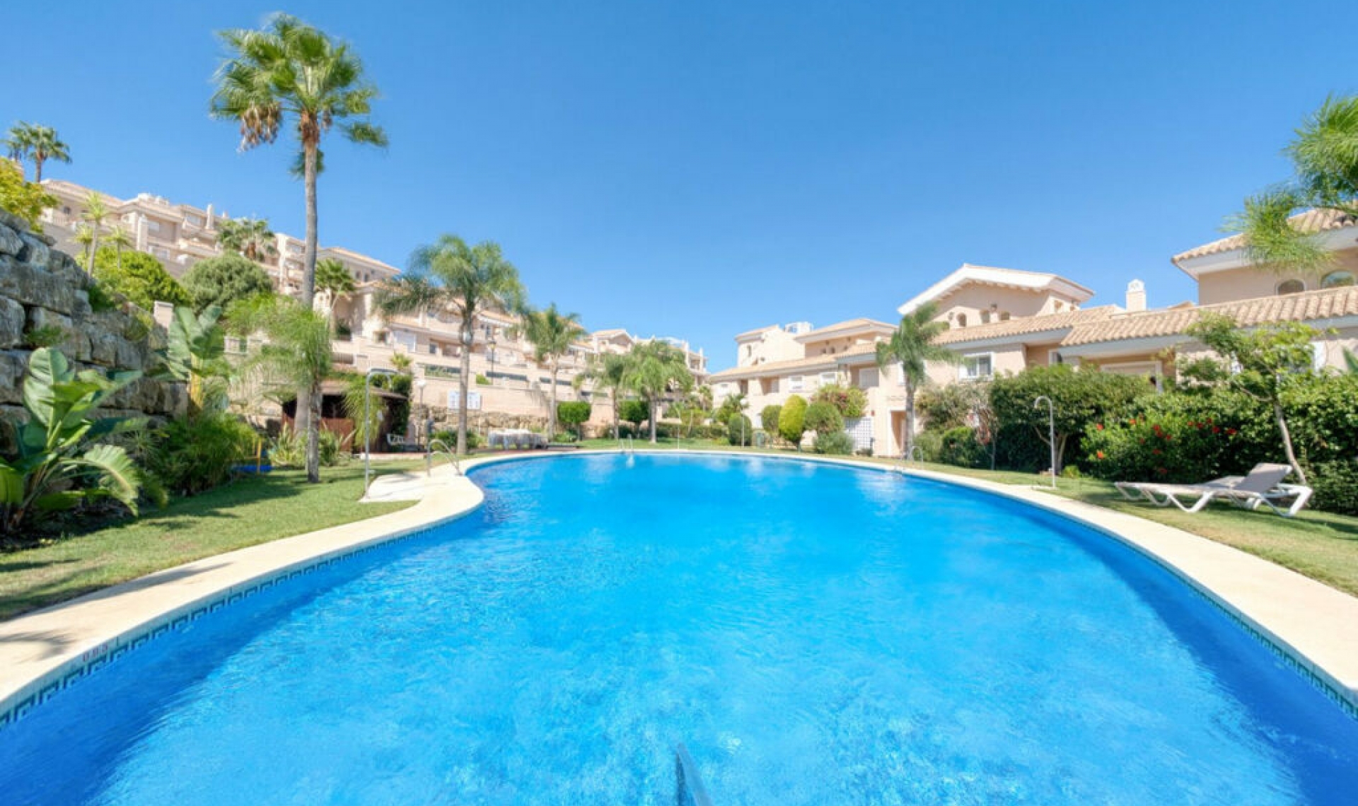 Resale - House -
La Duquesa