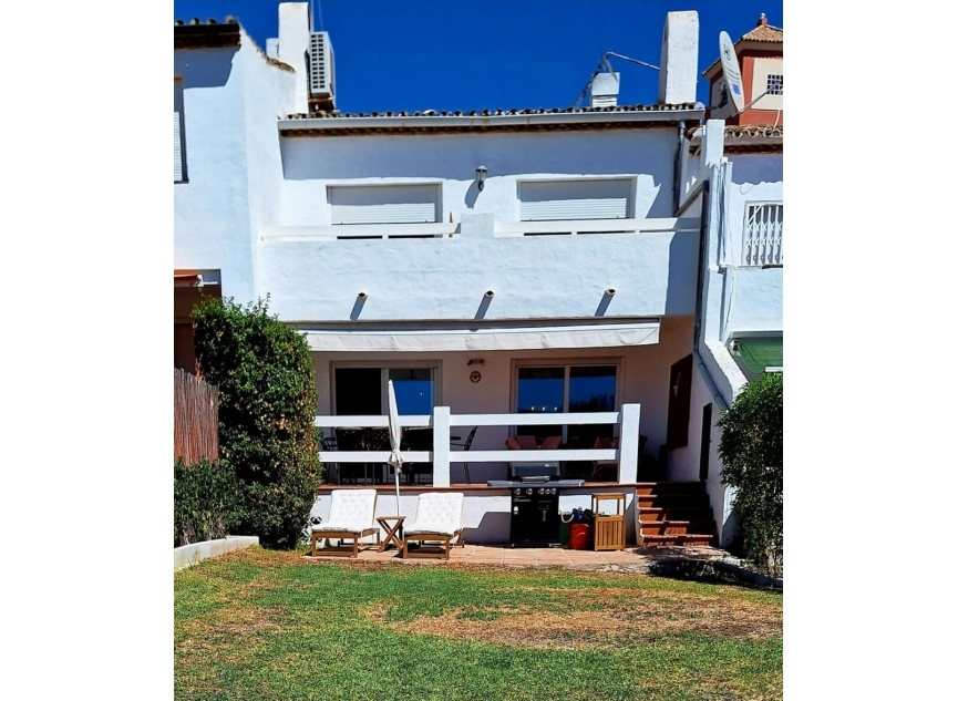 Resale - House -
La Duquesa