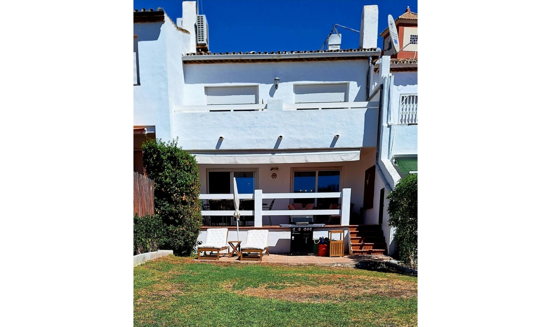 Resale - House -
La Duquesa
