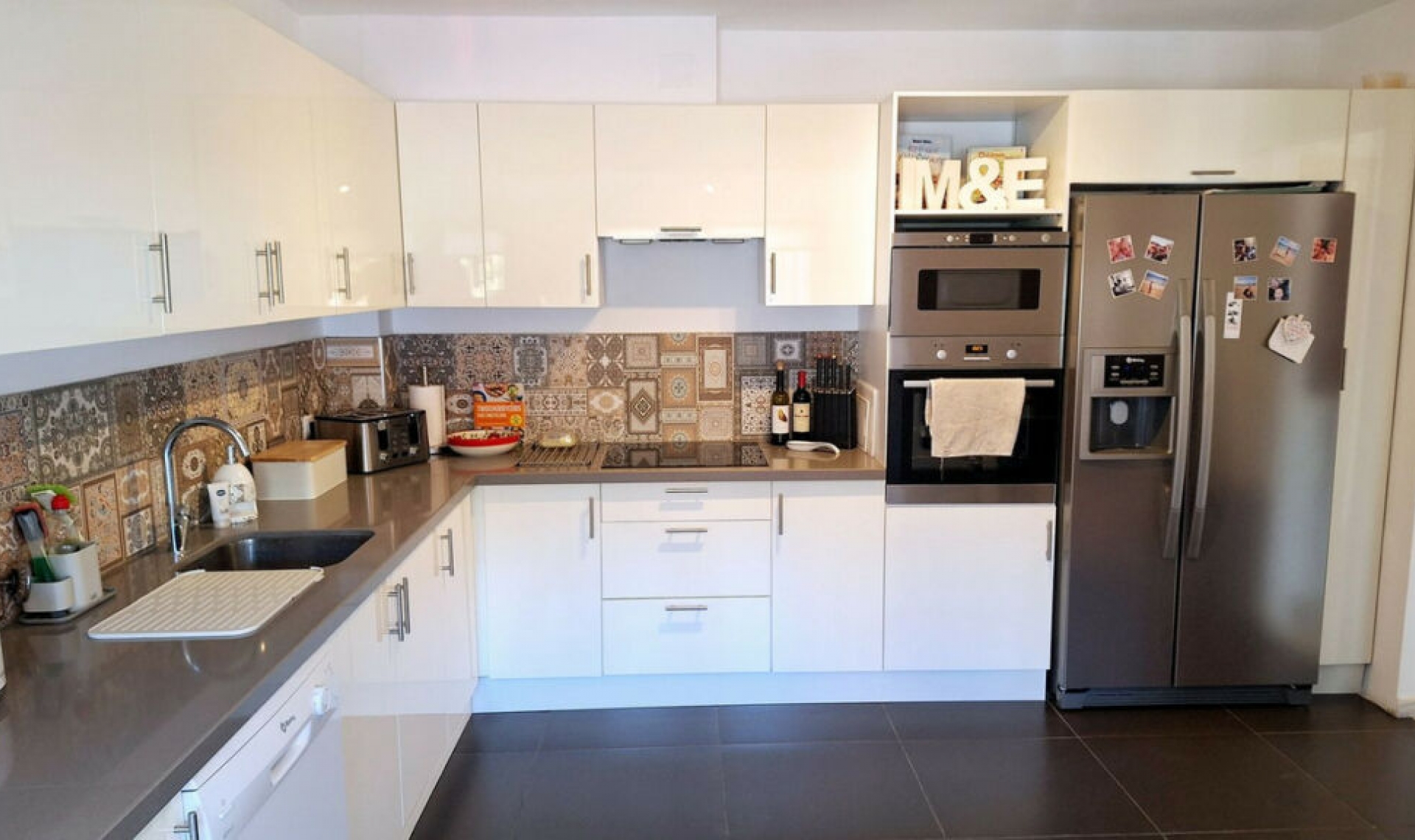 Resale - House -
La Duquesa