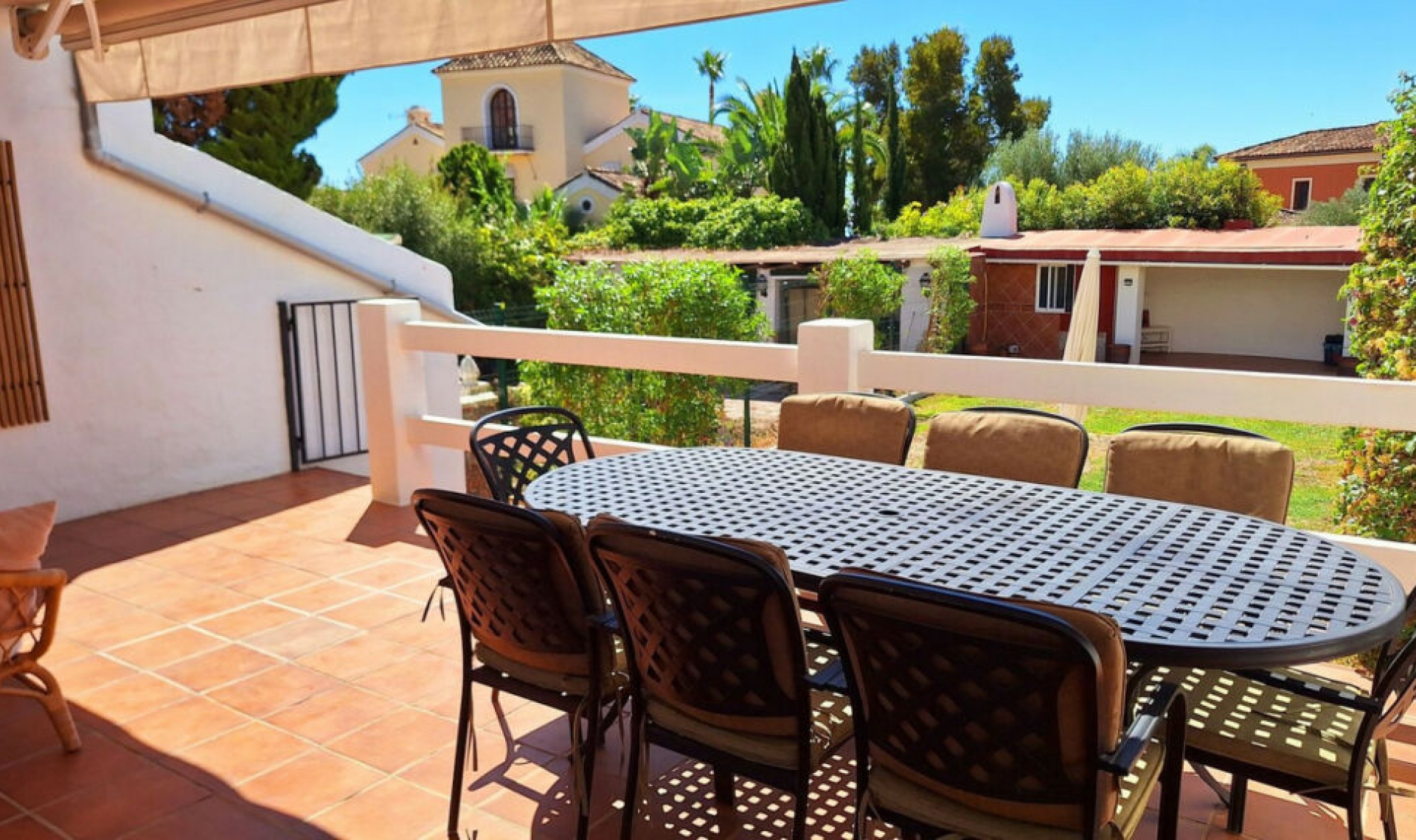 Resale - House -
La Duquesa