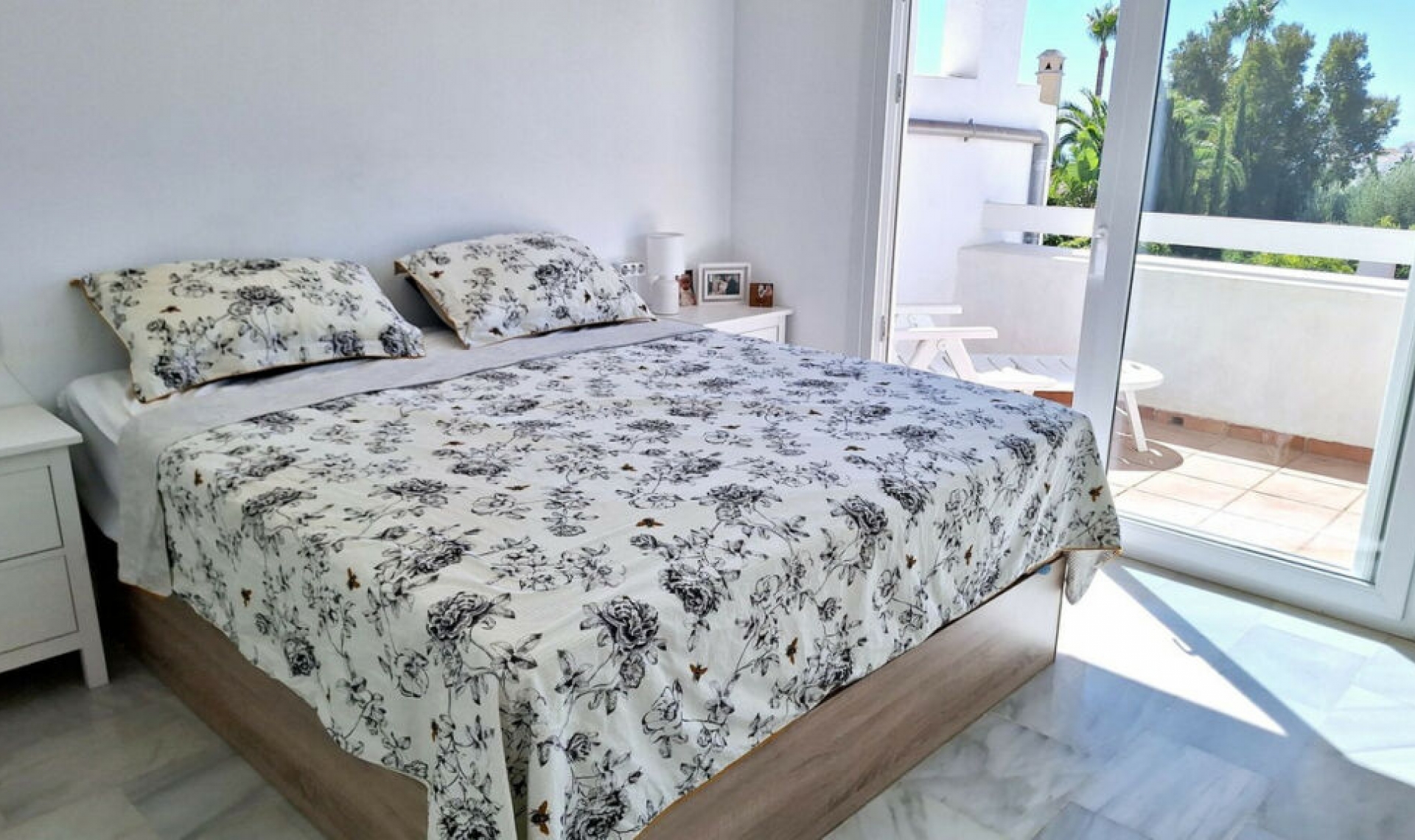 Resale - House -
La Duquesa