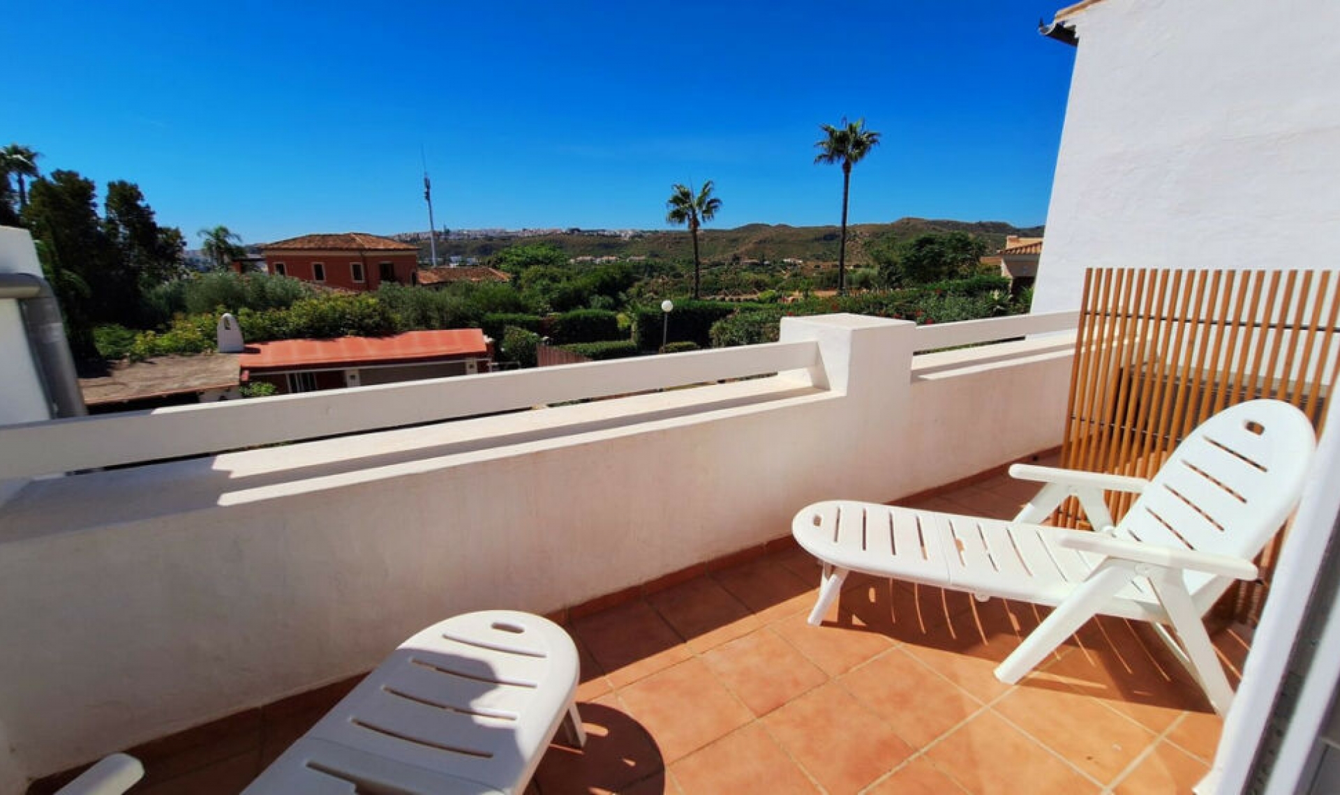 Resale - House -
La Duquesa