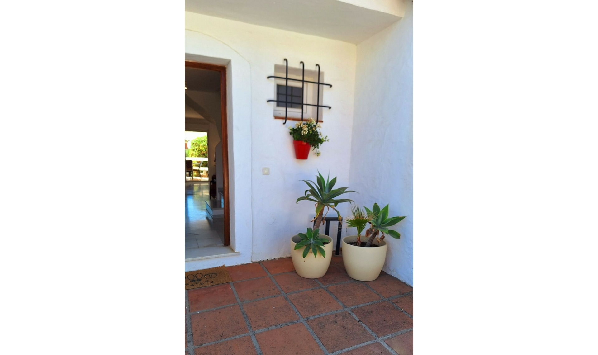 Resale - House -
La Duquesa