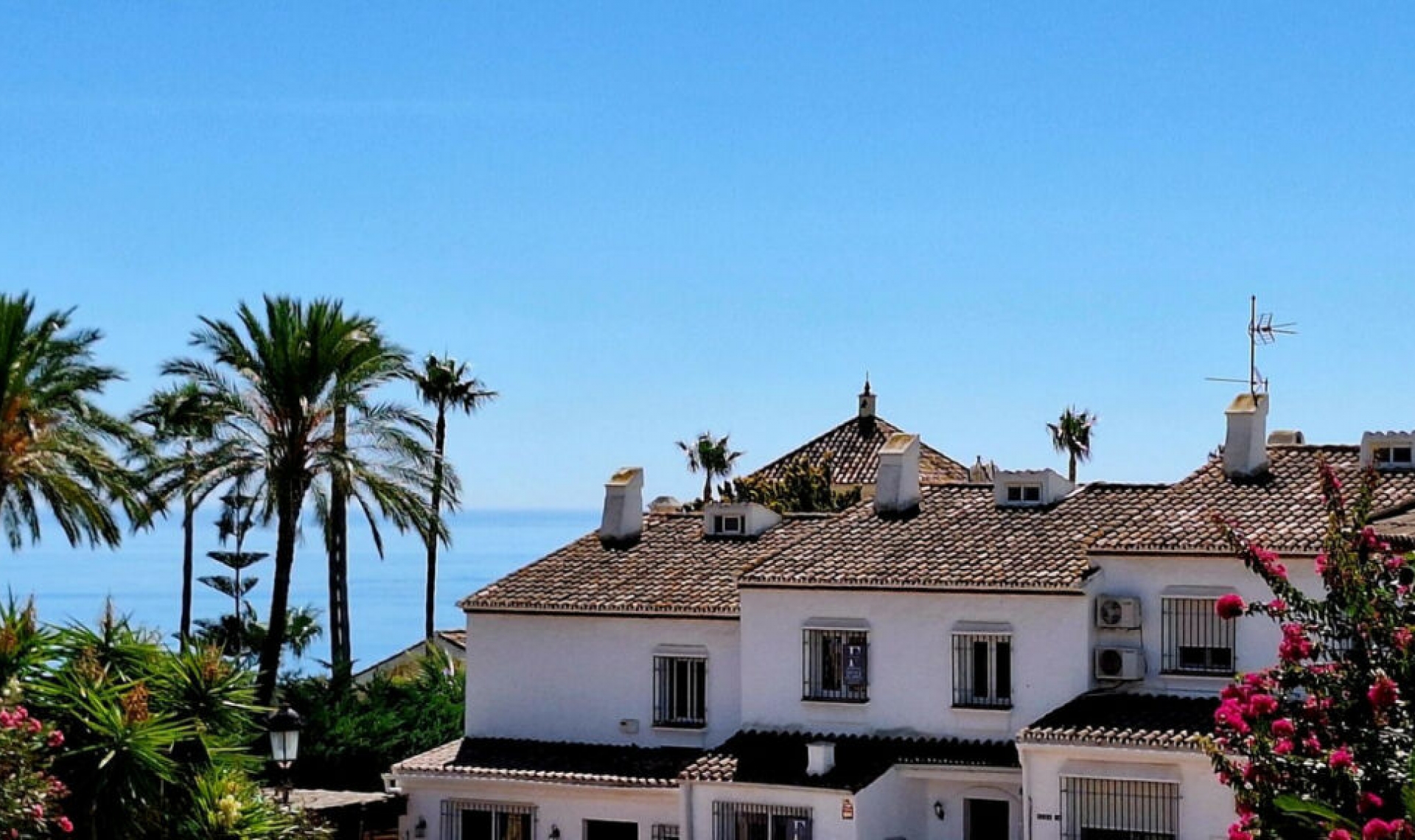 Resale - House -
La Duquesa