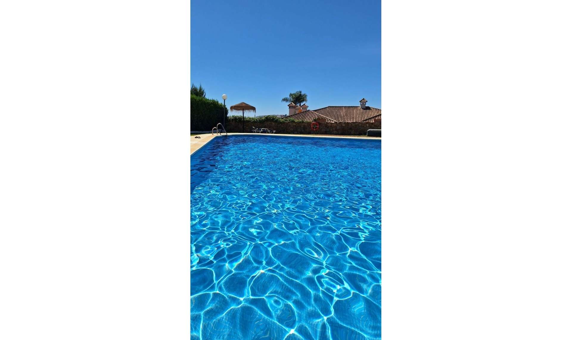 Resale - House -
La Duquesa