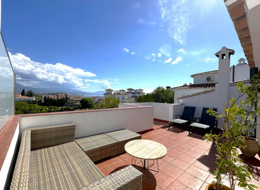 Resale - House -
La Duquesa