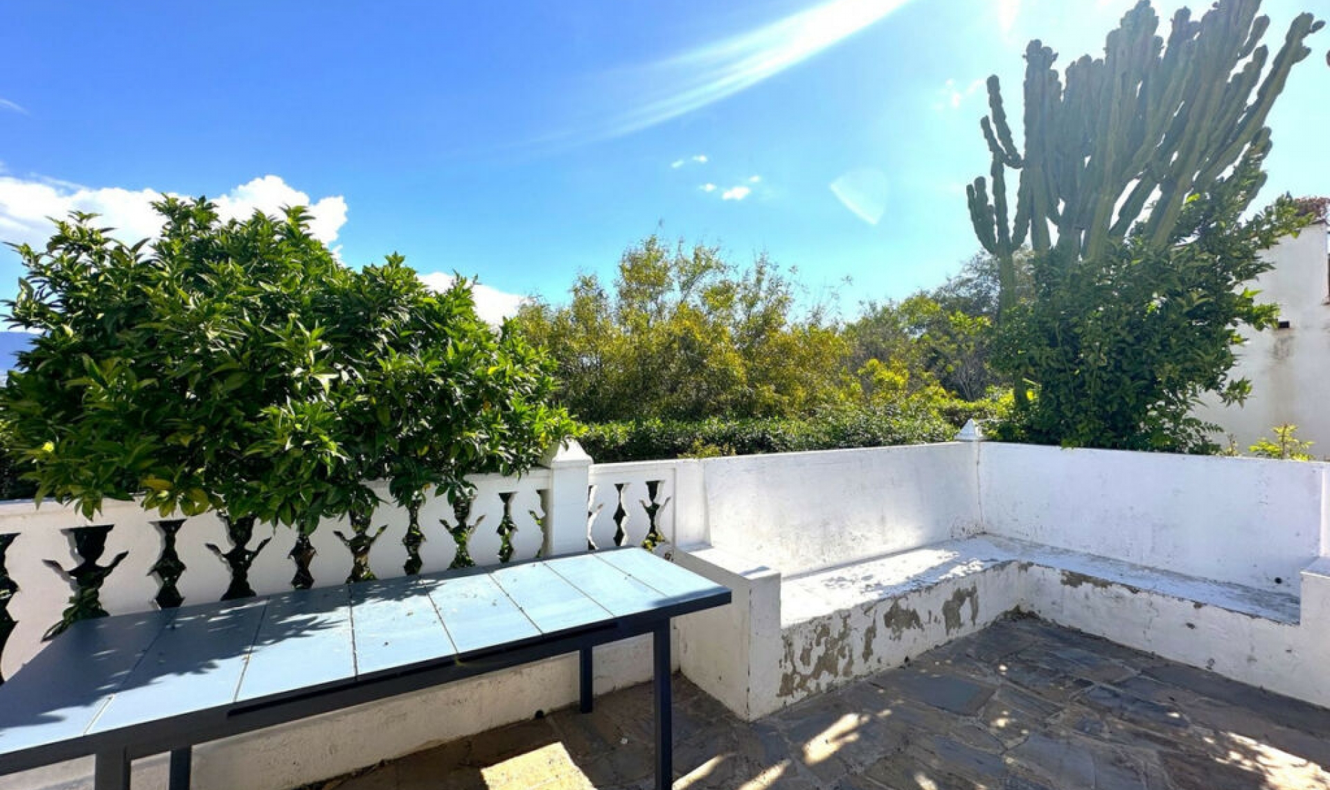 Resale - House -
La Duquesa