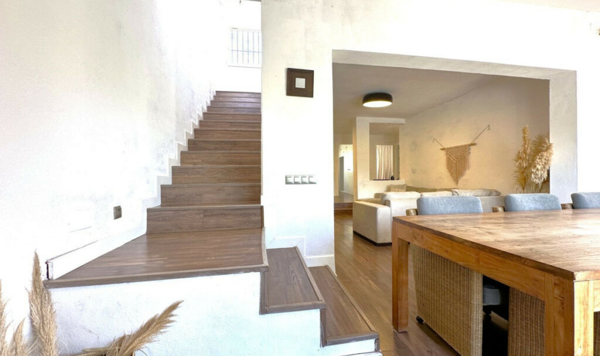 Resale - House -
La Duquesa