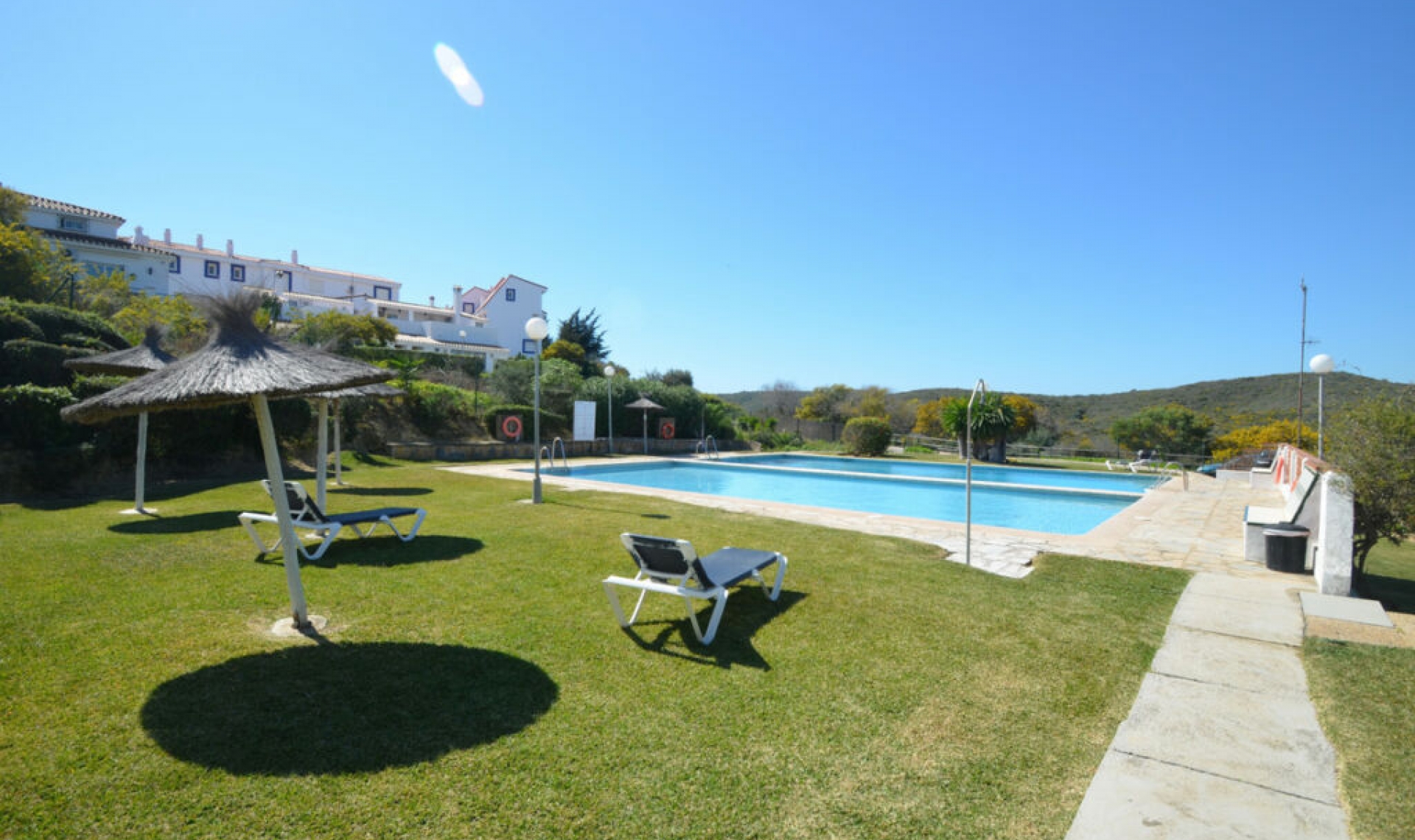 Resale - House -
La Duquesa