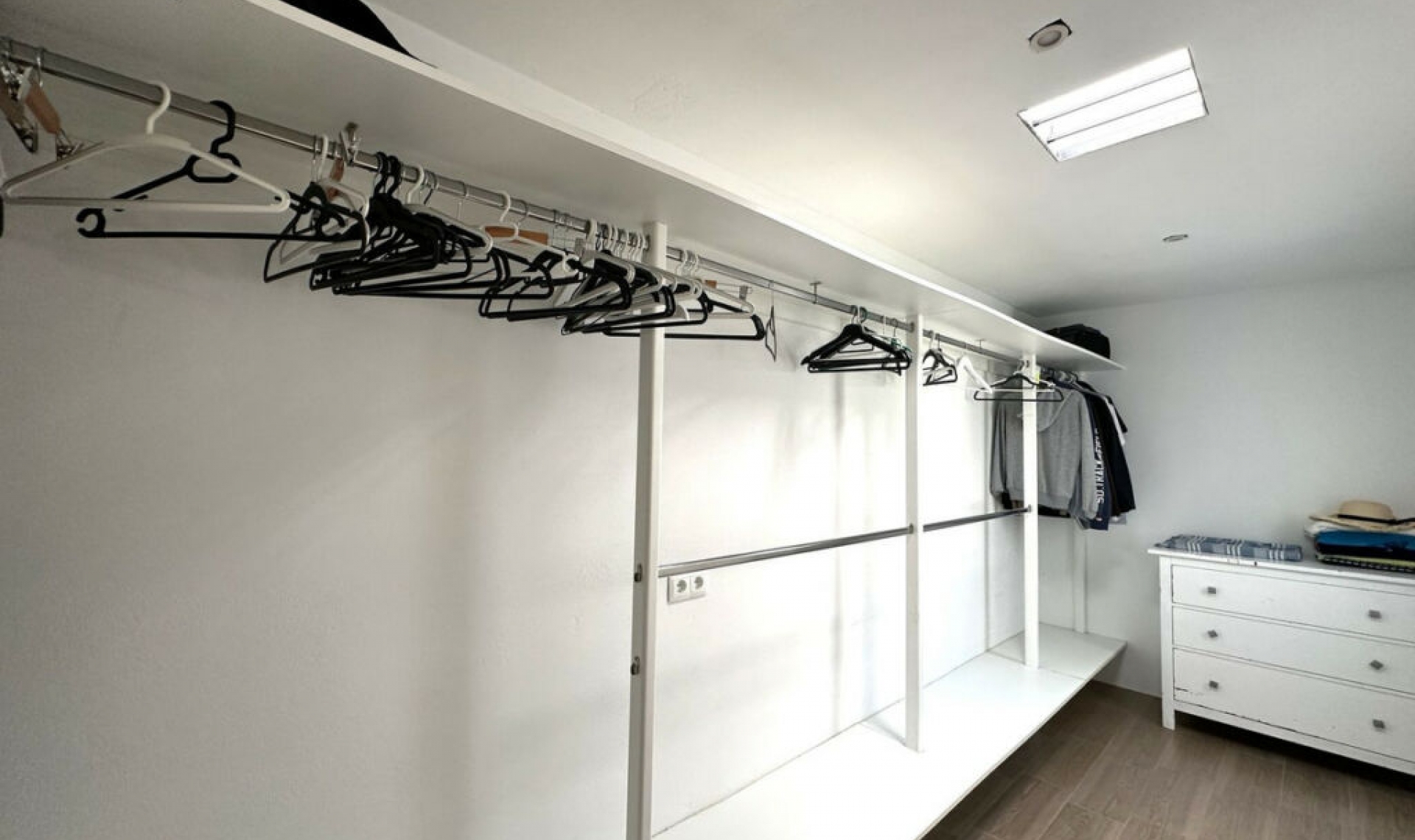 Resale - House -
La Duquesa