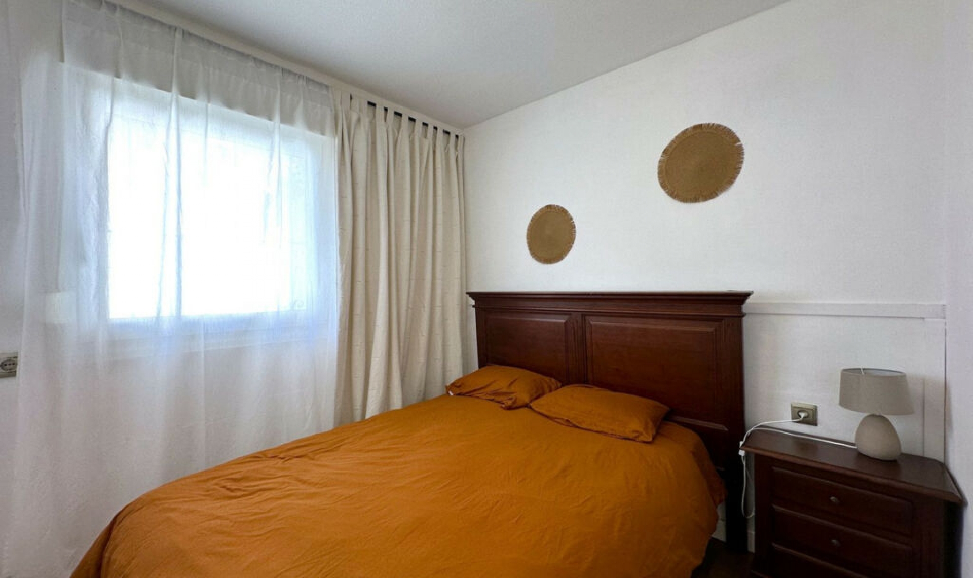 Resale - House -
La Duquesa