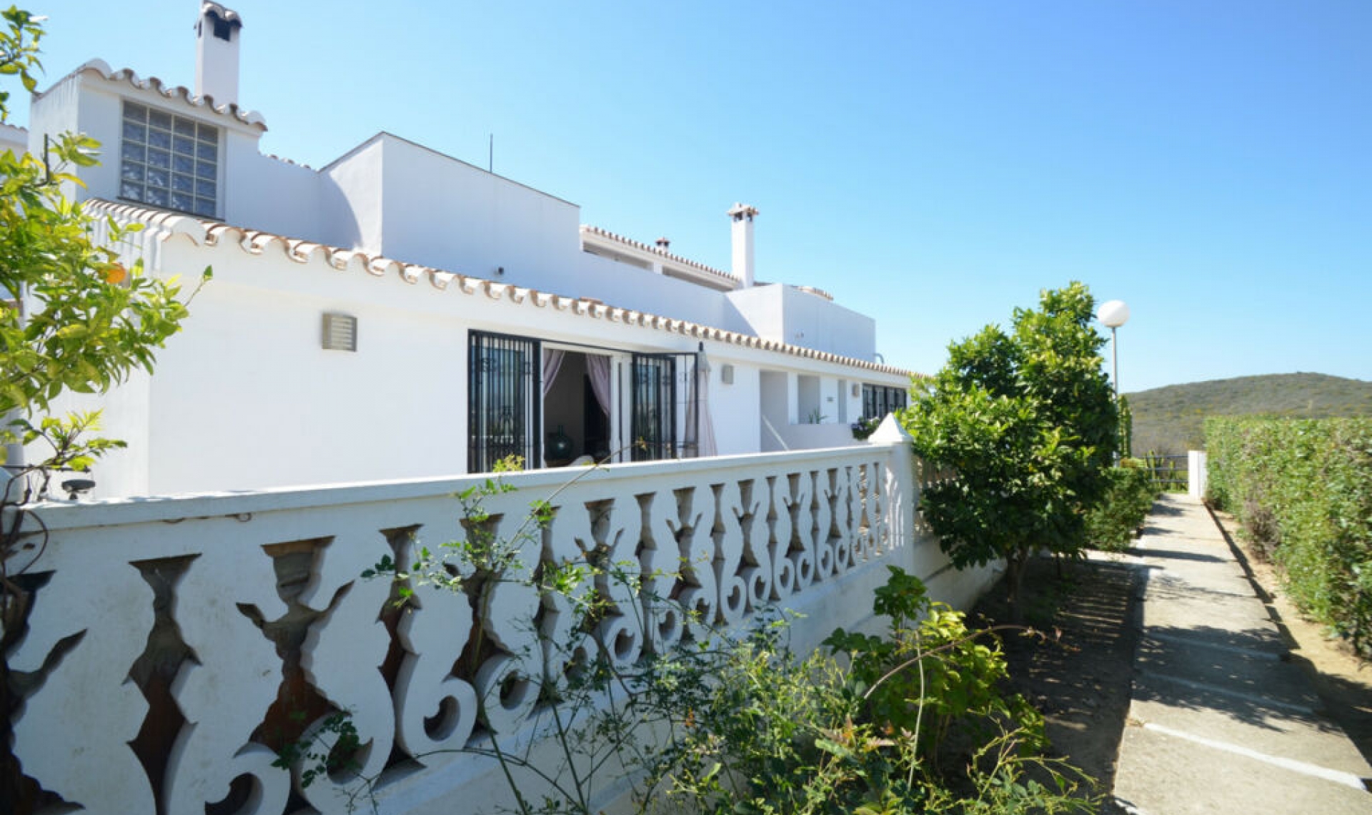 Resale - House -
La Duquesa