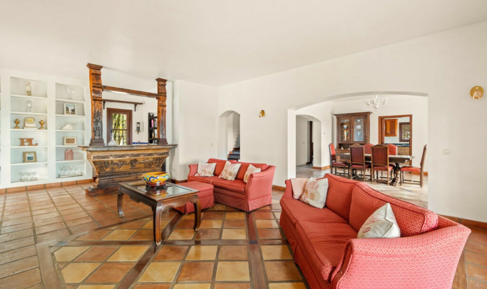 Resale - House -
La Duquesa