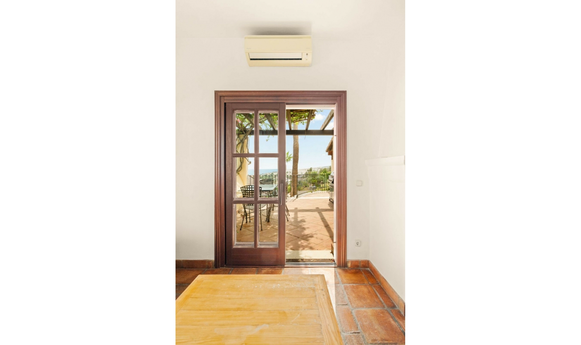 Resale - House -
La Duquesa