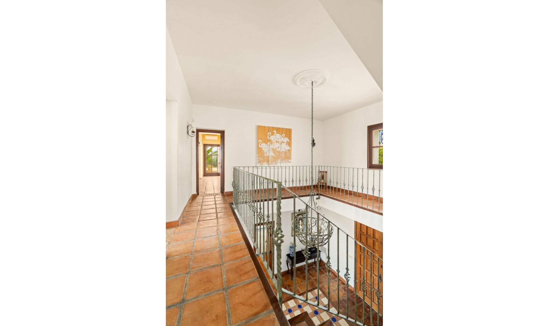 Resale - House -
La Duquesa