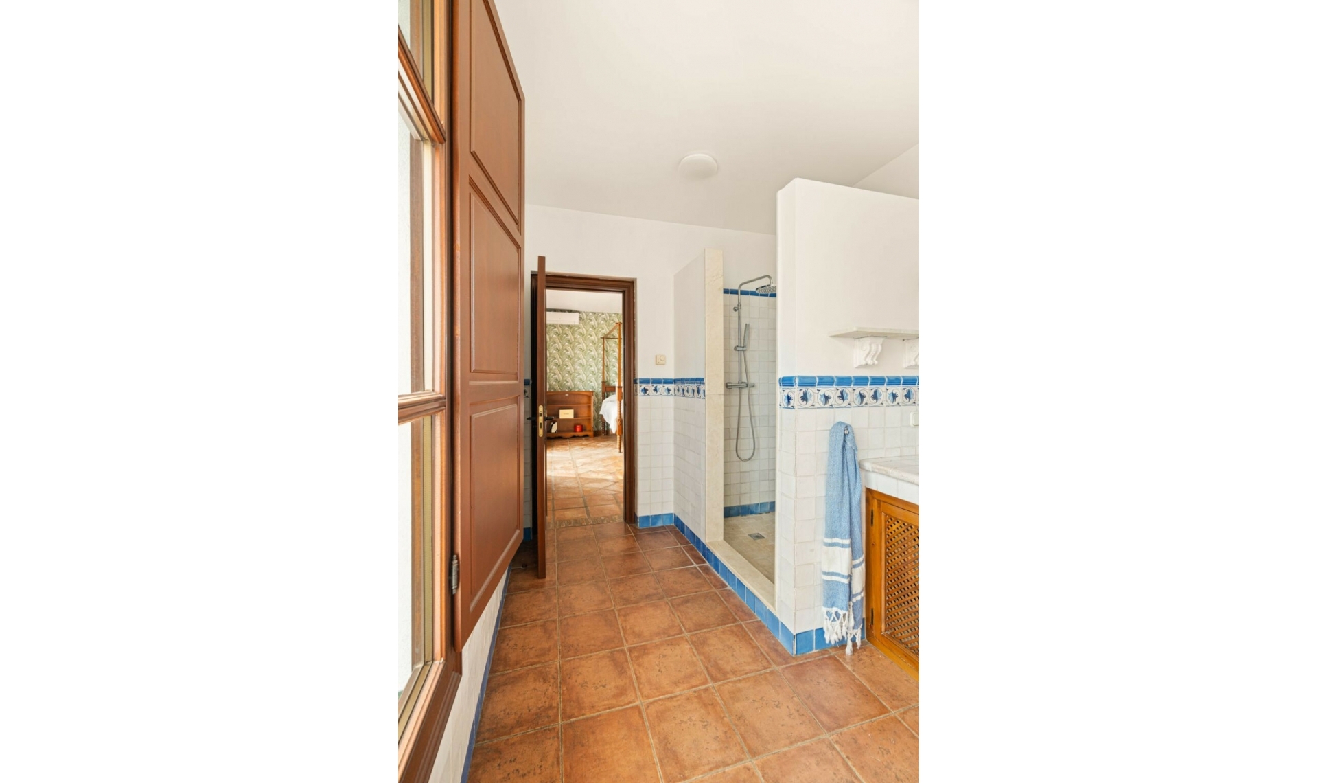 Resale - House -
La Duquesa