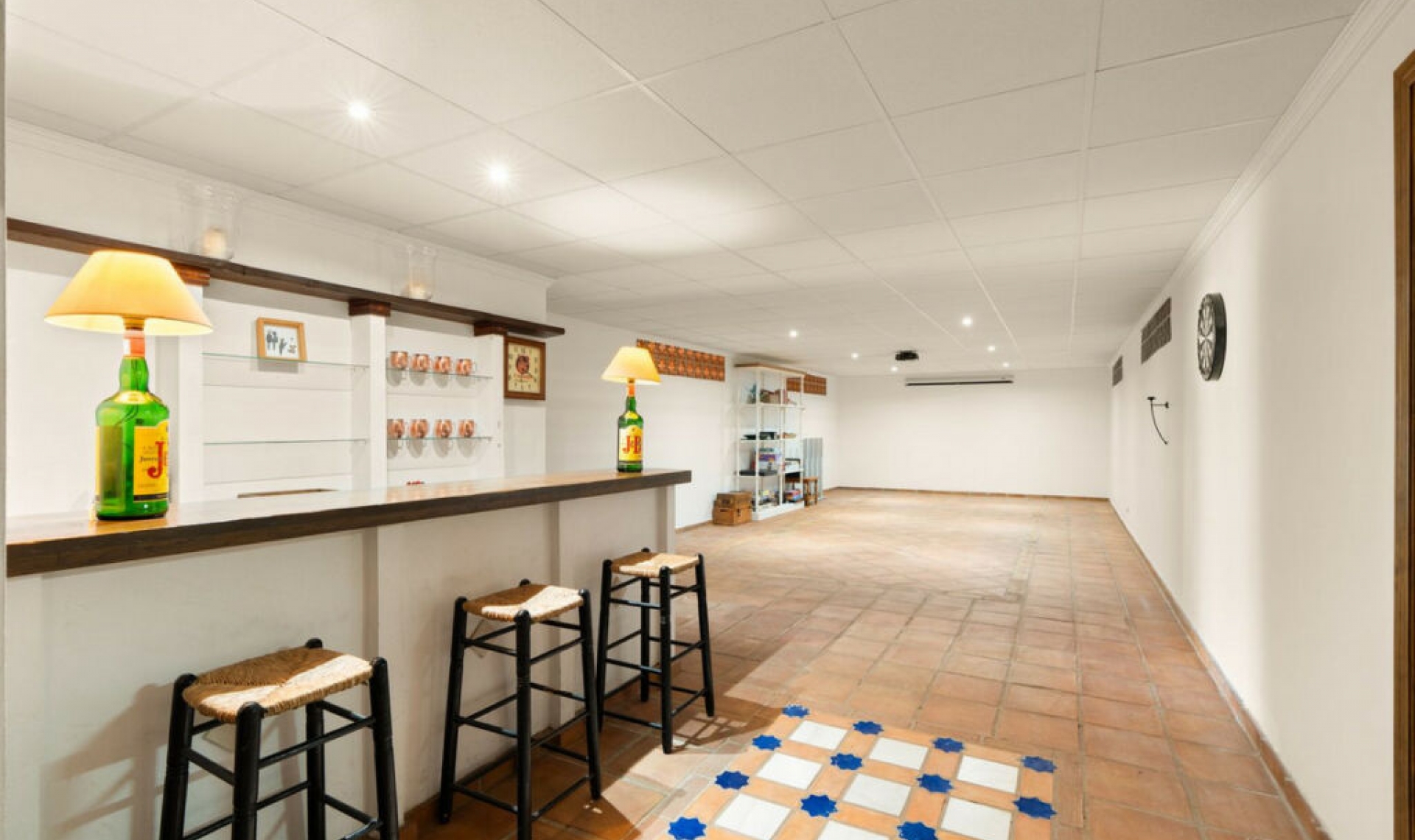 Resale - House -
La Duquesa