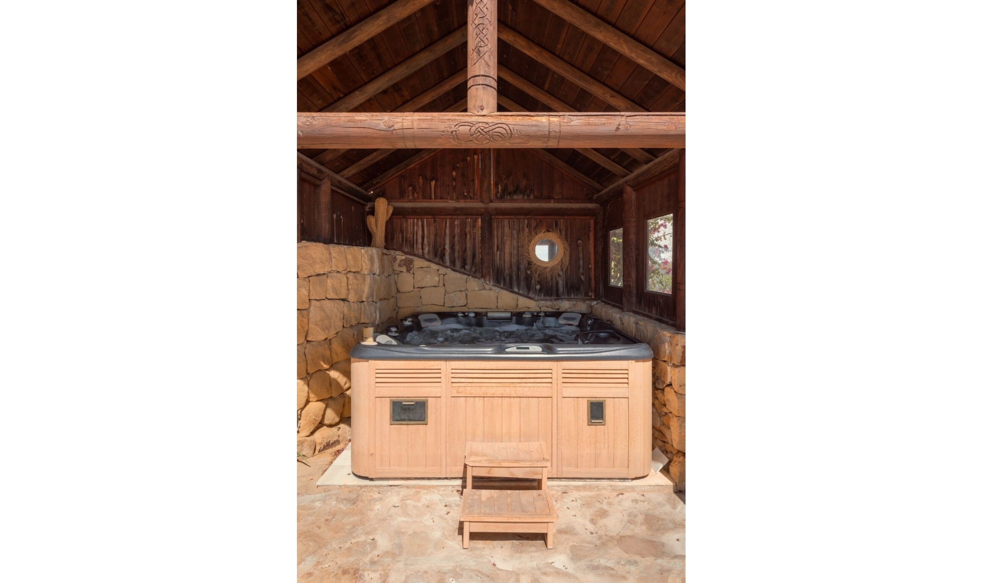 Resale - House -
La Duquesa