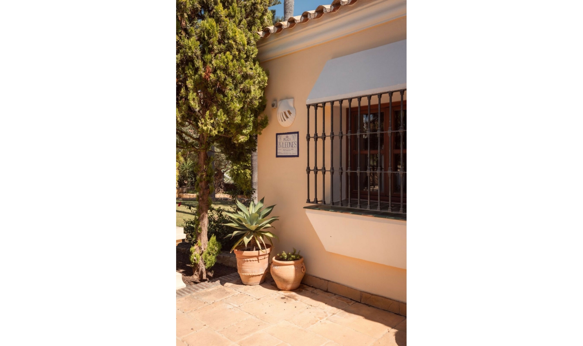 Resale - House -
La Duquesa