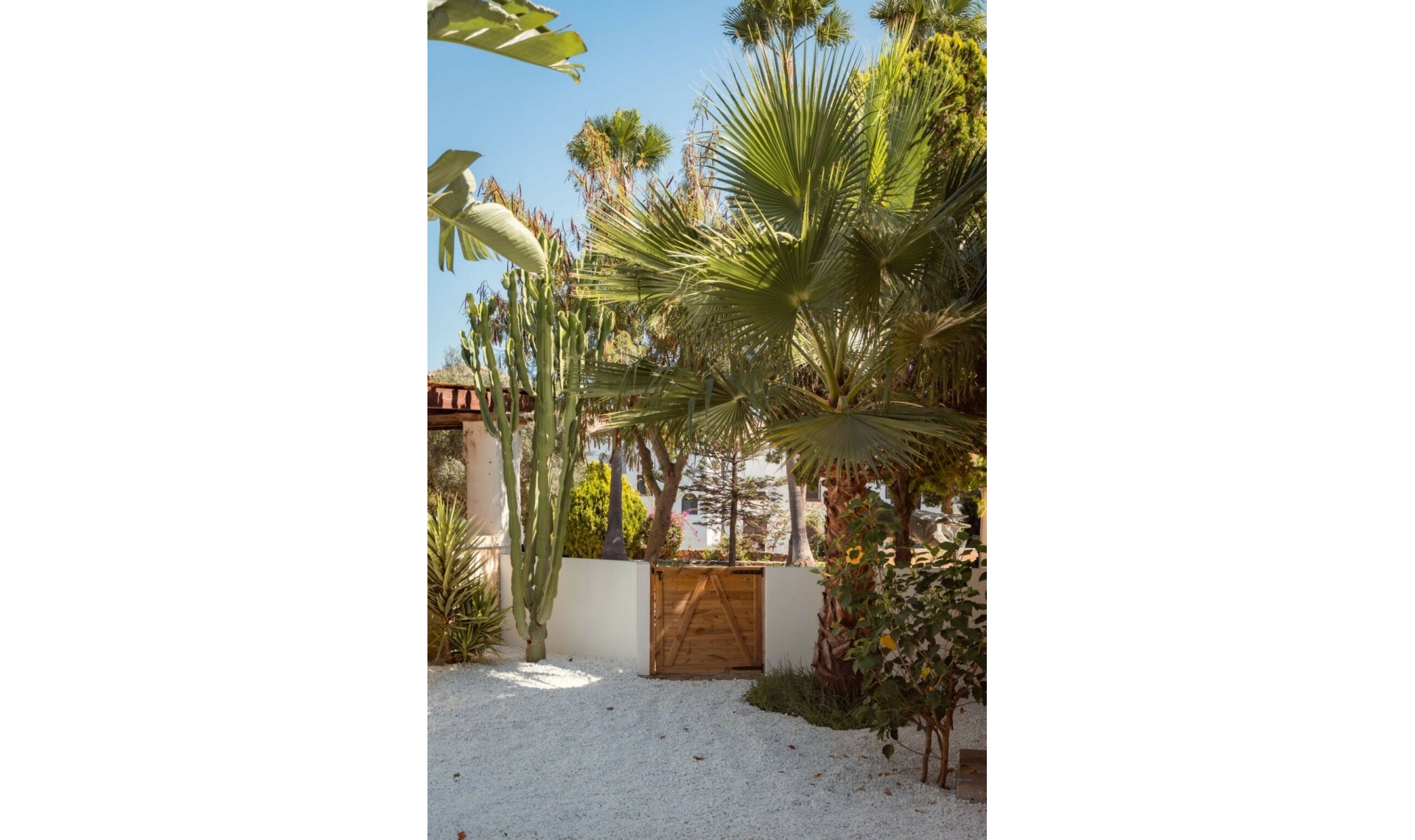 Resale - House -
La Duquesa