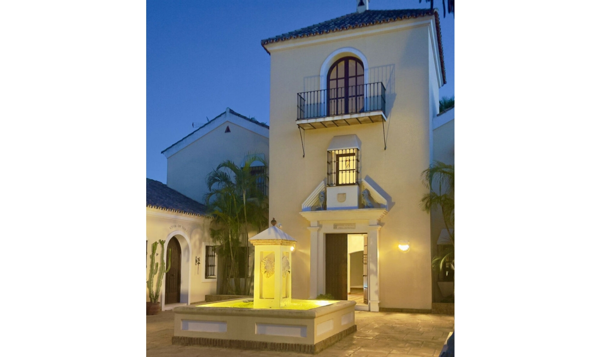 Resale - House -
La Duquesa