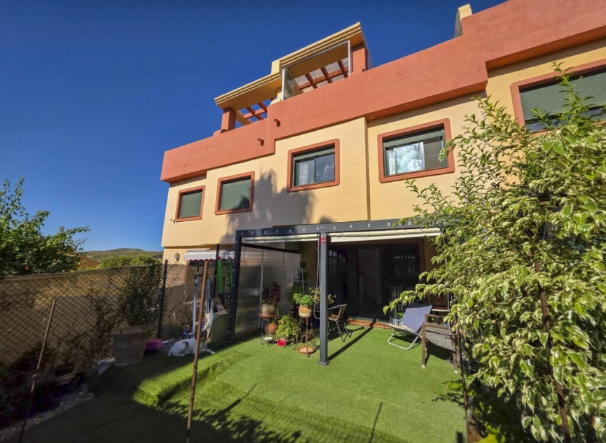 Resale - House -
La Duquesa