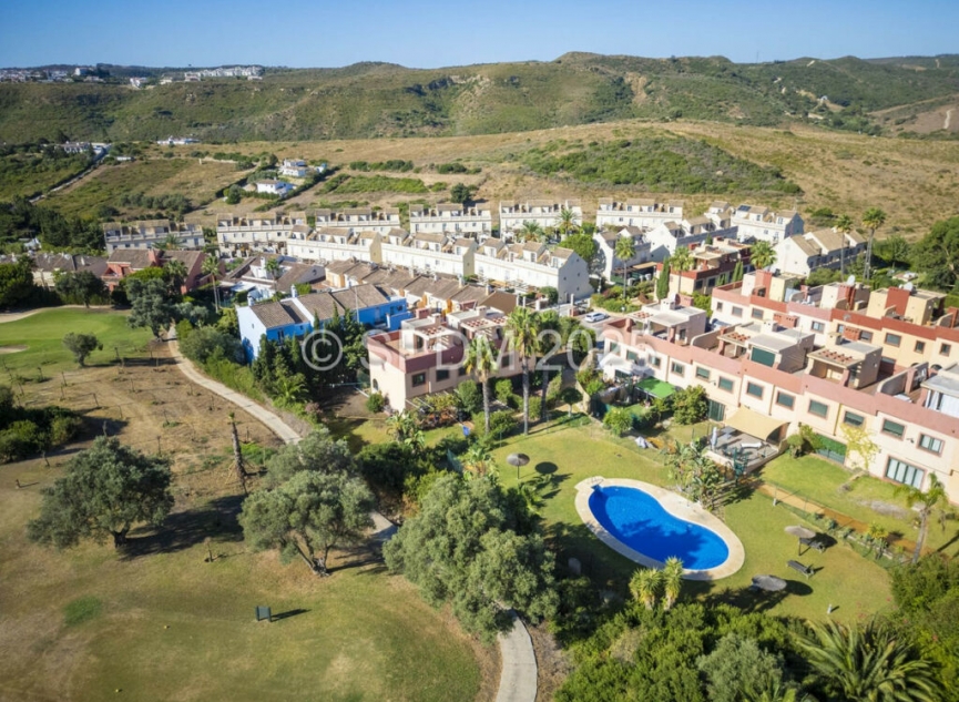 Resale - House -
La Duquesa