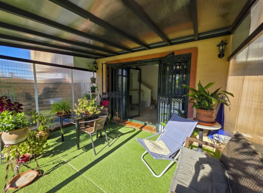 Resale - House -
La Duquesa