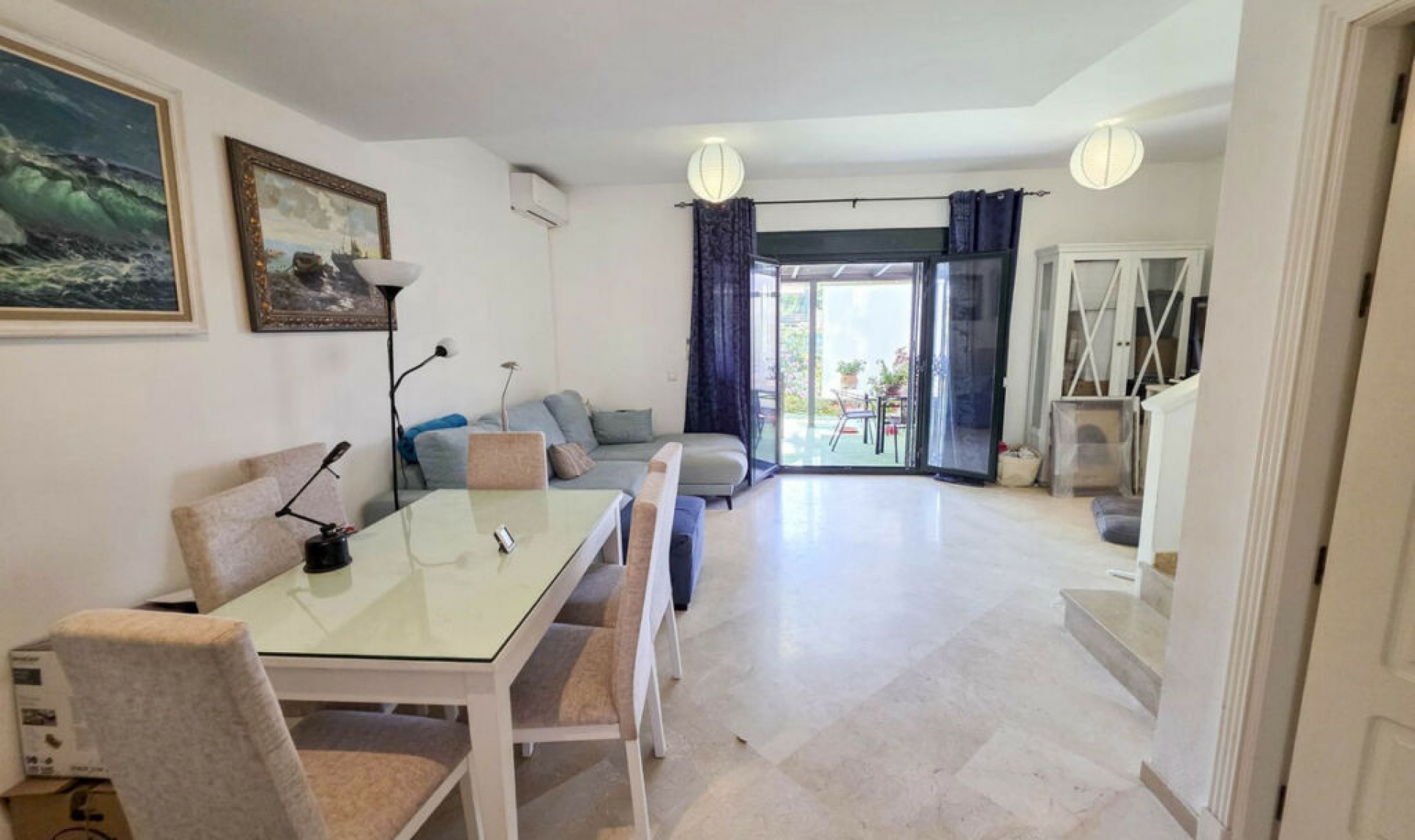 Resale - House -
La Duquesa