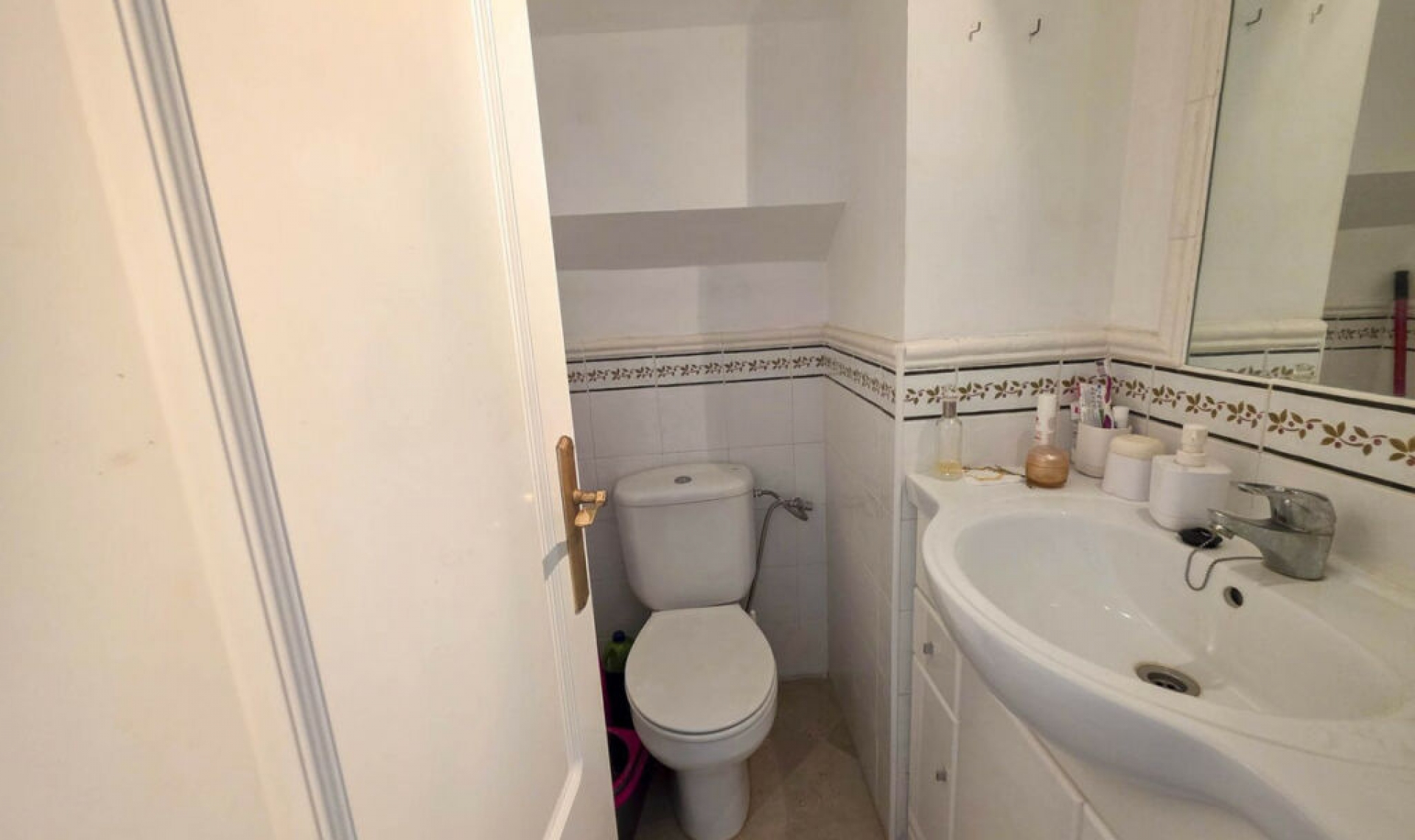 Resale - House -
La Duquesa