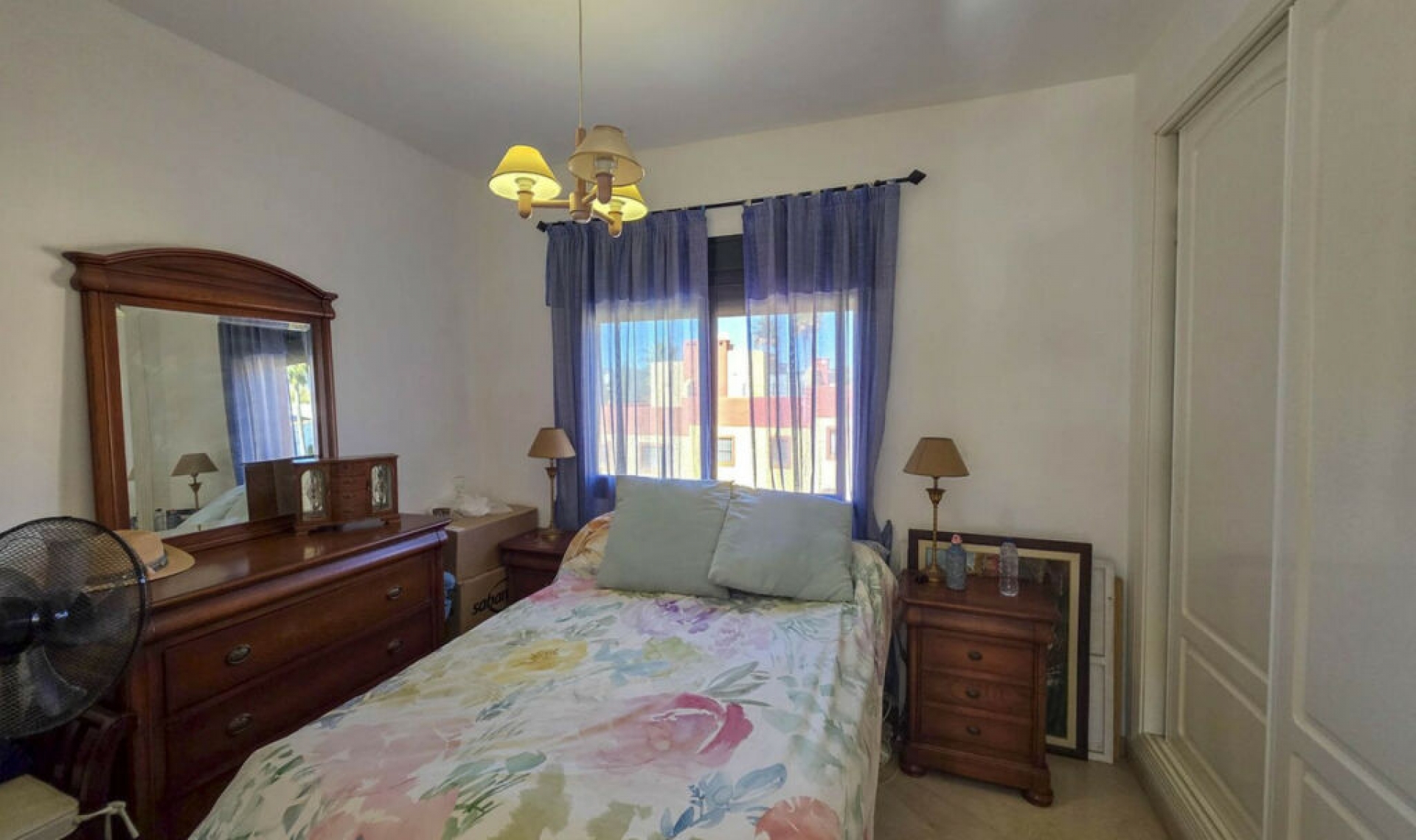 Resale - House -
La Duquesa