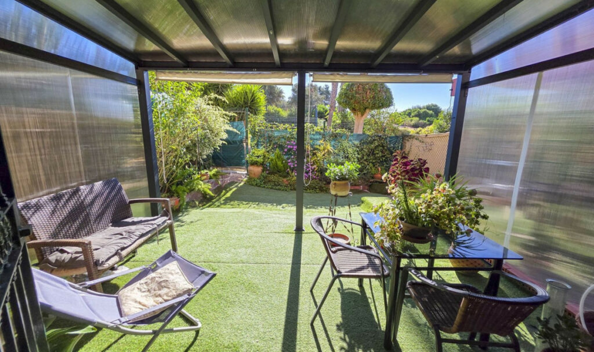 Resale - House -
La Duquesa