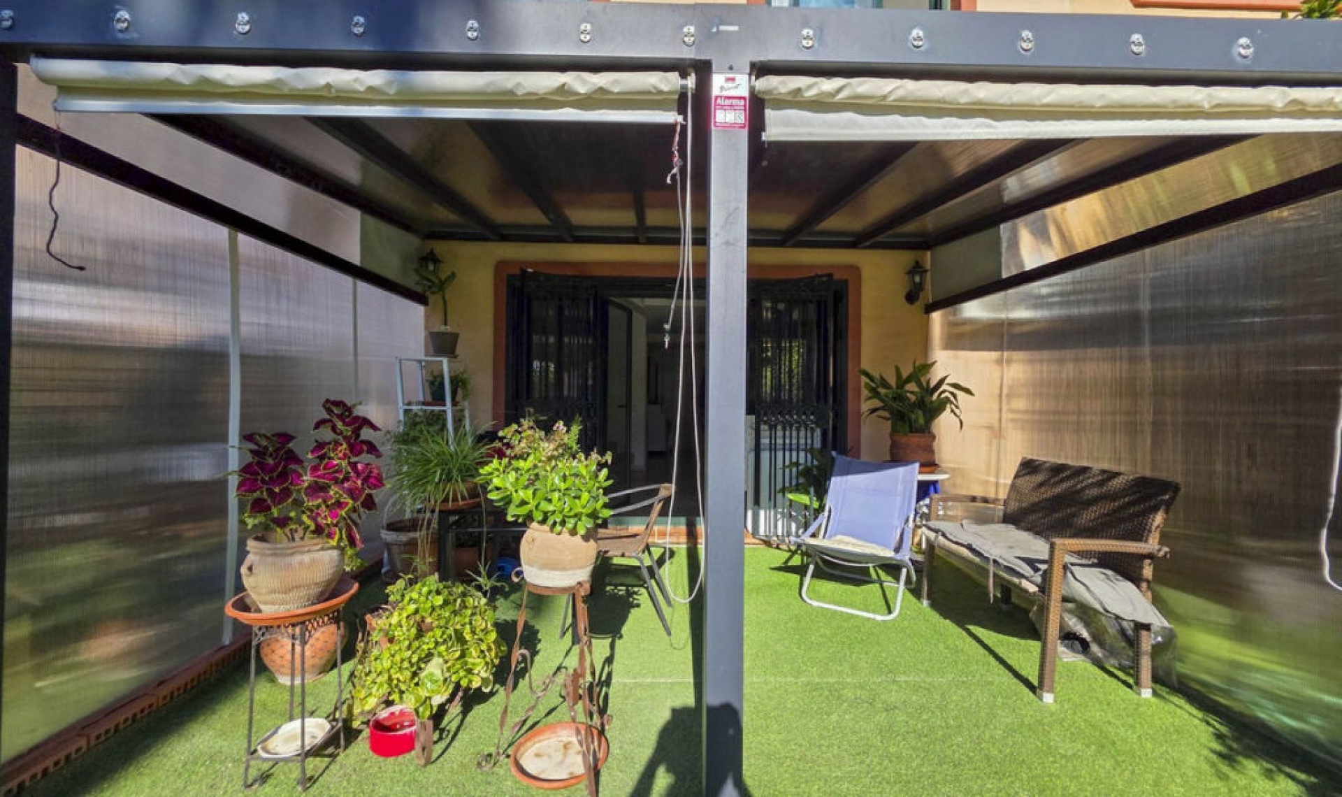 Resale - House -
La Duquesa