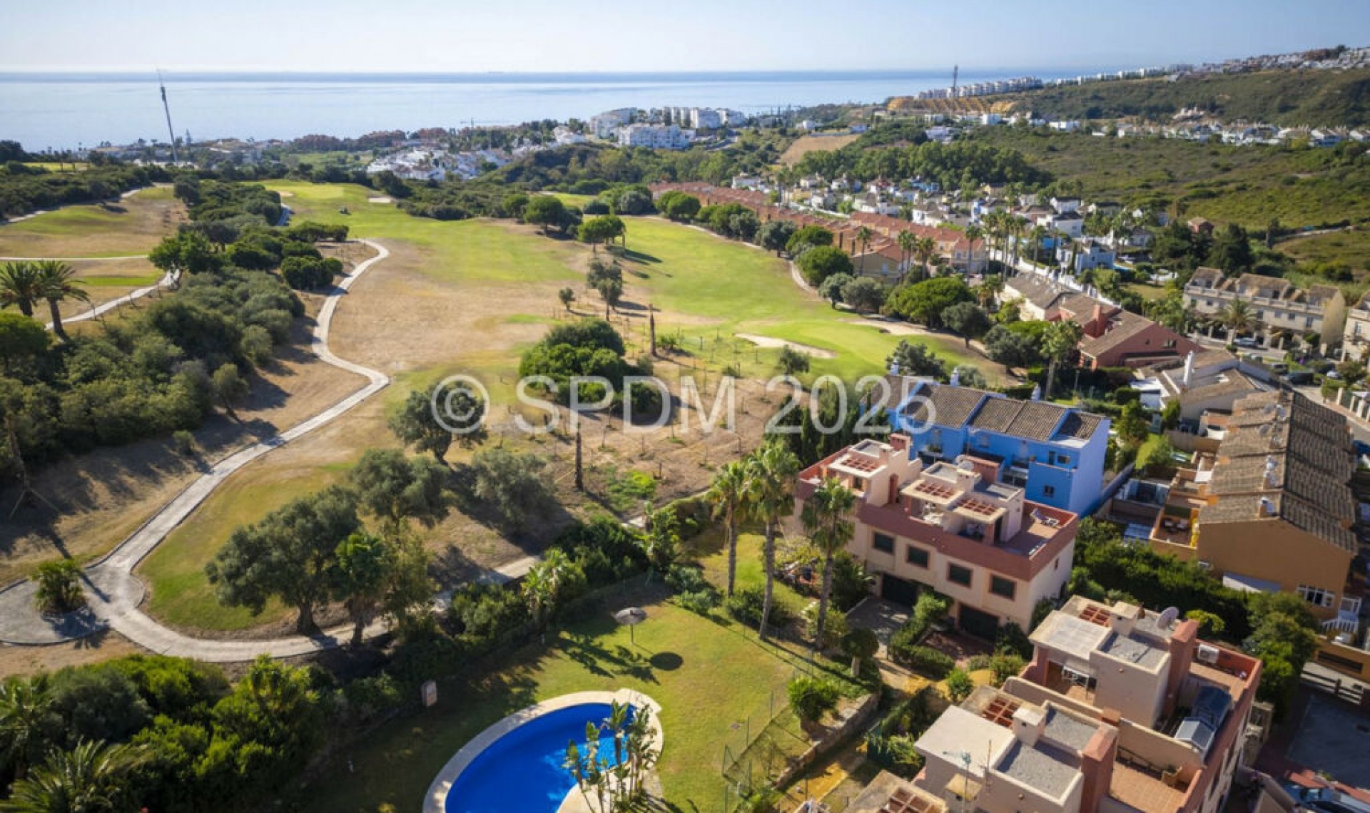 Resale - House -
La Duquesa