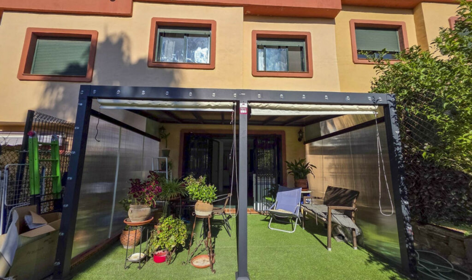 Resale - House -
La Duquesa