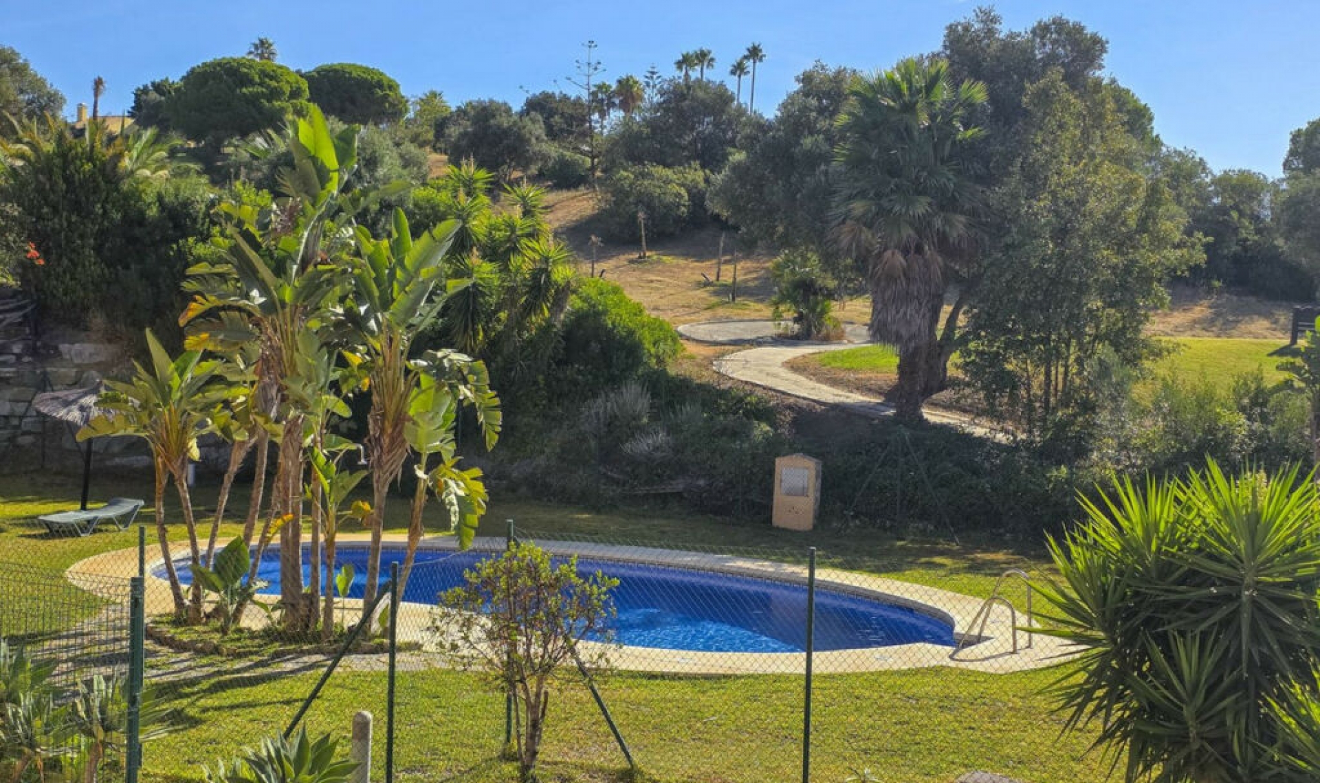 Resale - House -
La Duquesa