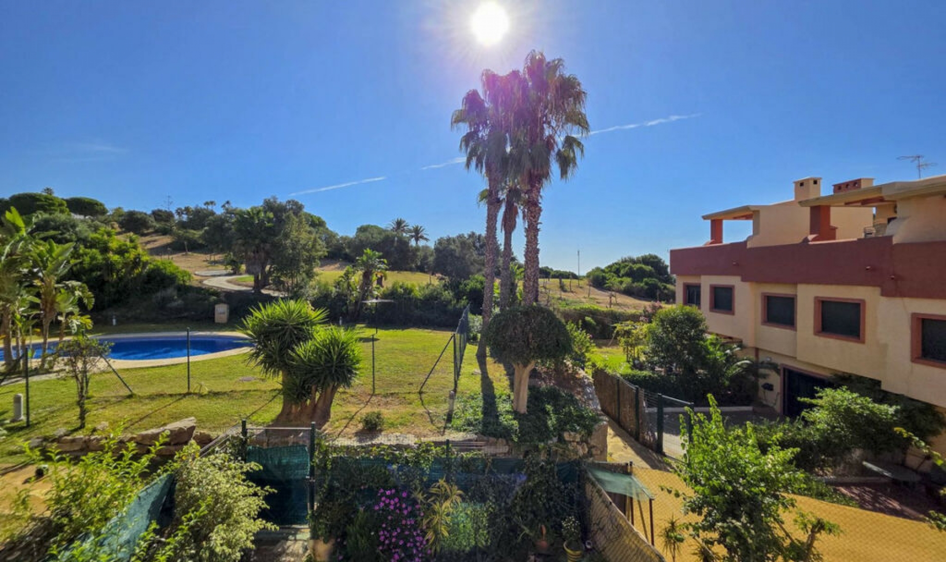 Resale - House -
La Duquesa