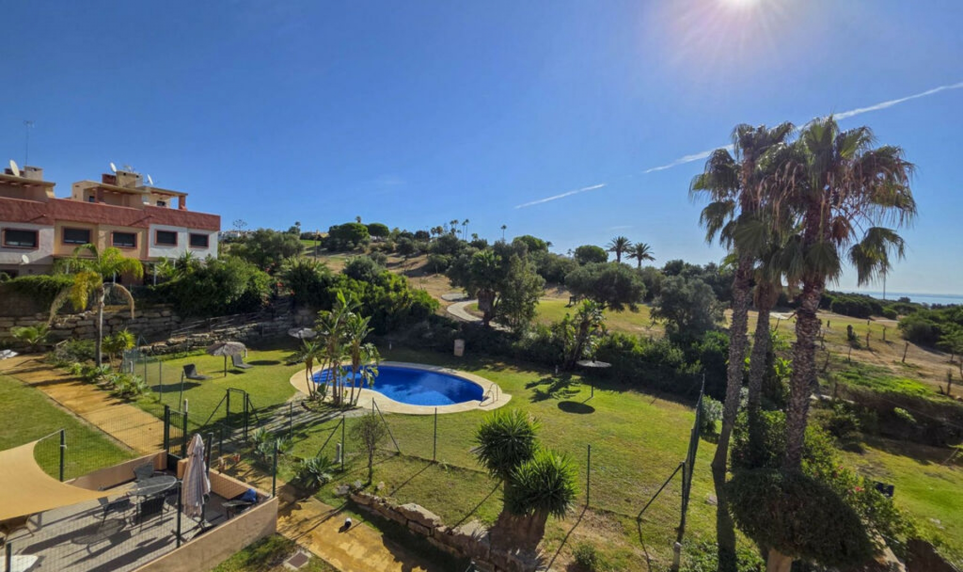 Resale - House -
La Duquesa