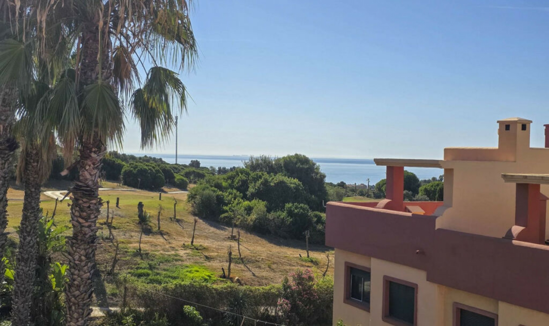 Resale - House -
La Duquesa
