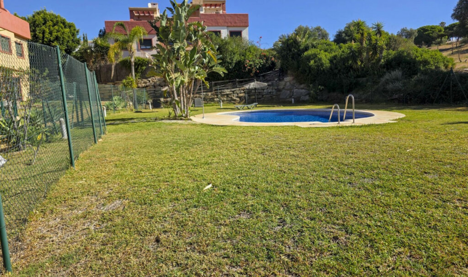 Resale - House -
La Duquesa