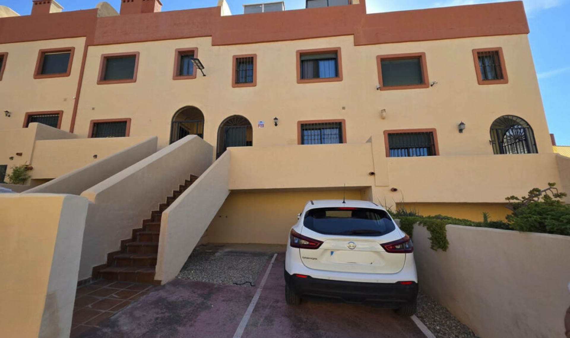 Resale - House -
La Duquesa