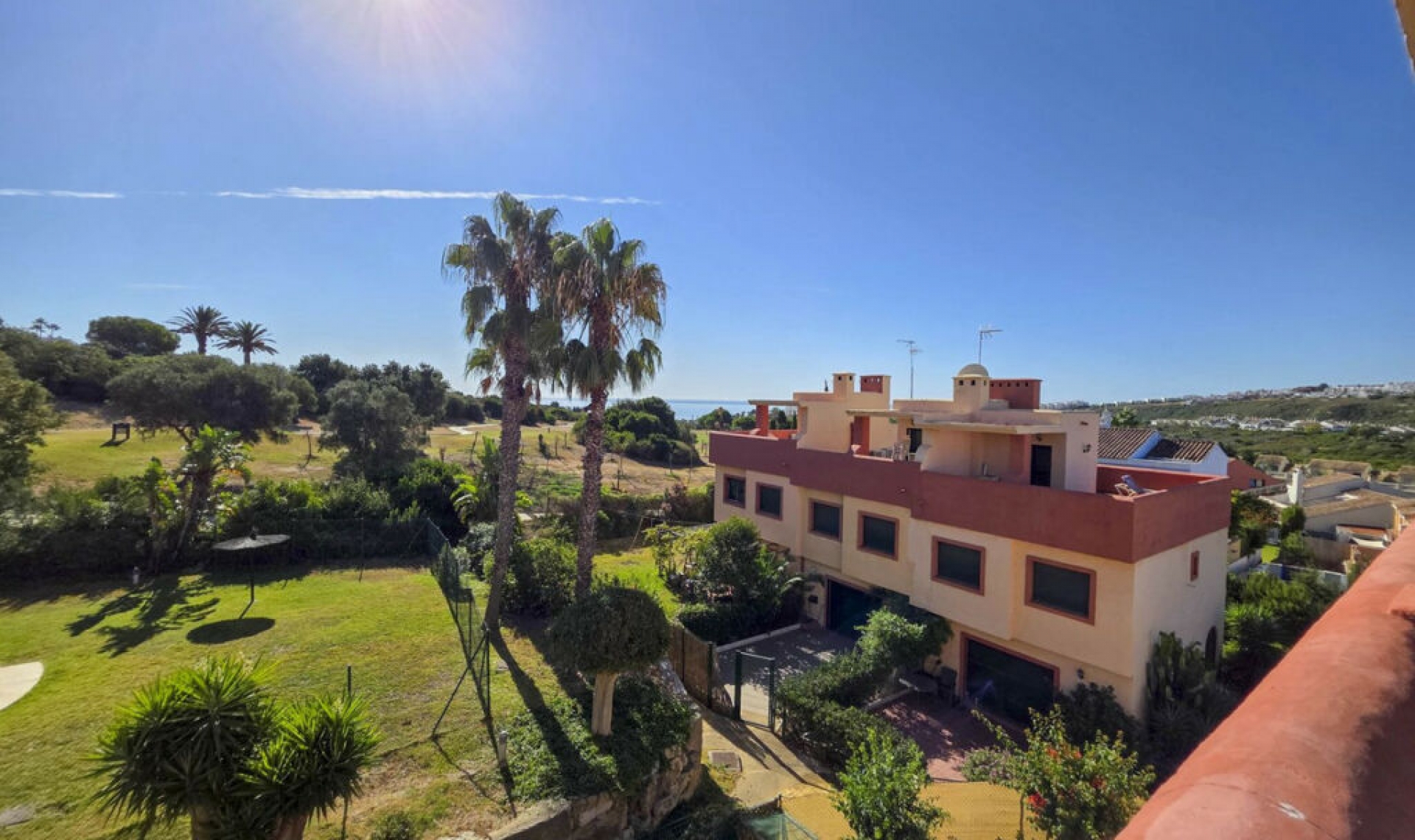 Resale - House -
La Duquesa