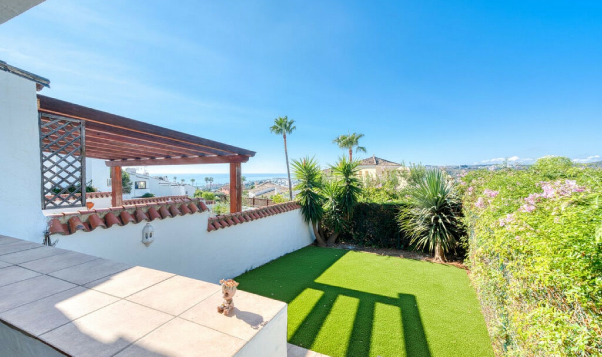 Resale - House -
La Duquesa