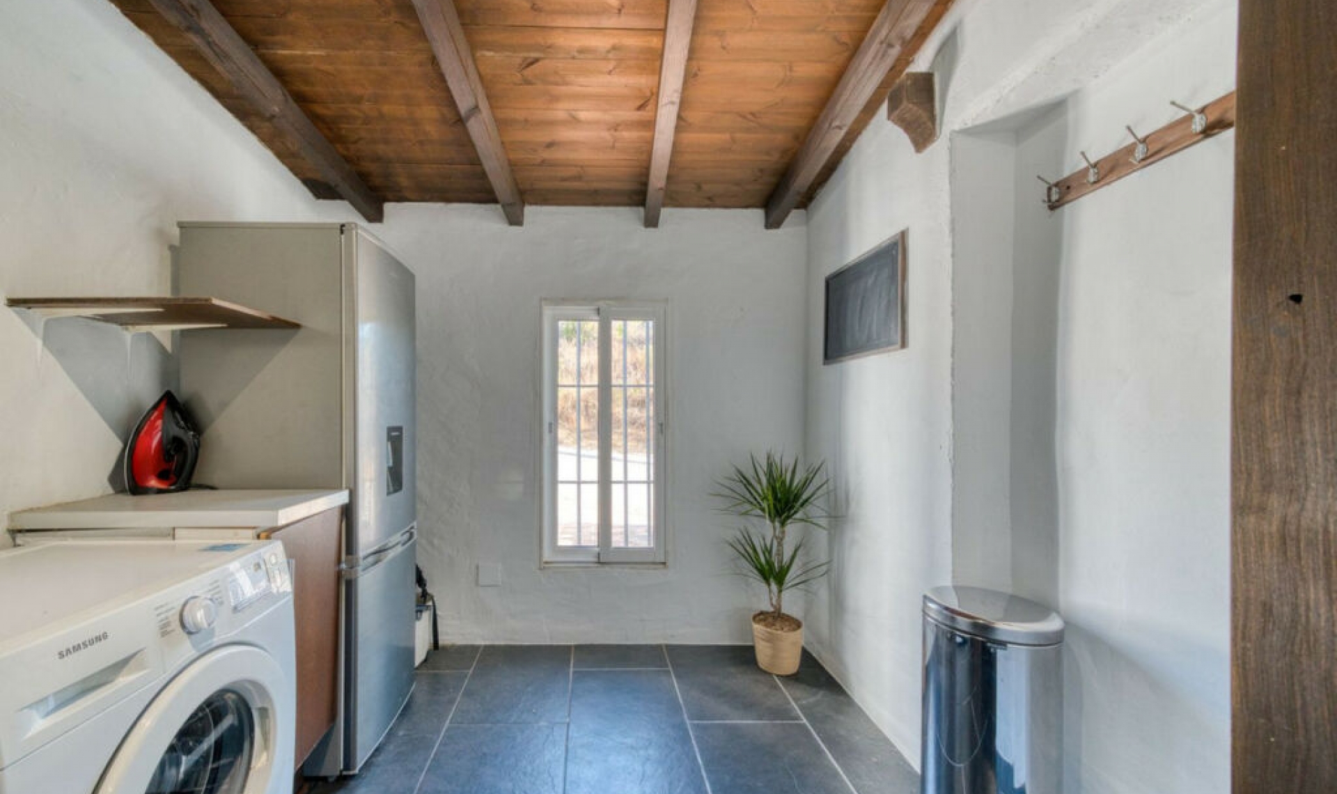 Resale - House -
La Duquesa