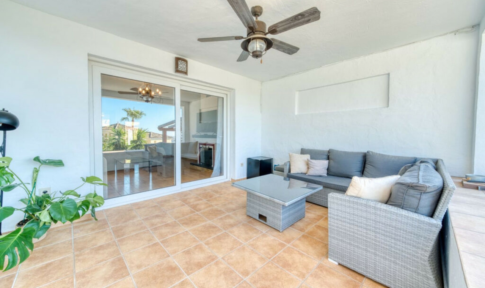 Resale - House -
La Duquesa